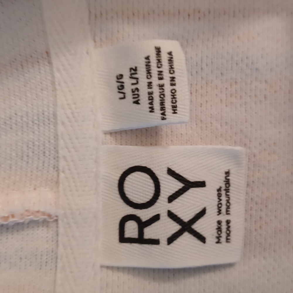 ROXY - Picture 3 of 10